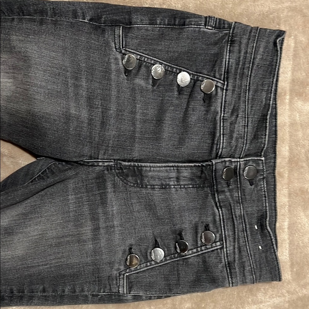 Stylish Black Button-Accent Jeans
